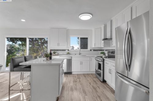 2850 Madeira Way, Concord CA  94523-2023 exterior