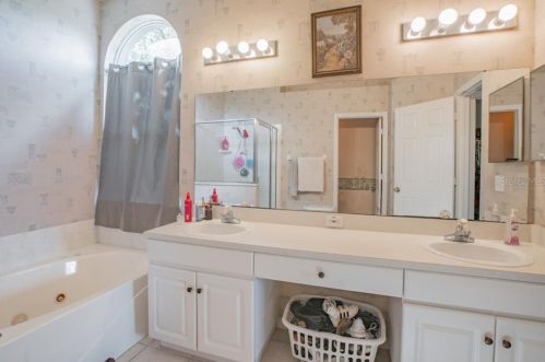 10118 Arbor Run Dr, Tampa FL 33647-2955 exterior