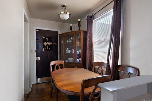 4140 Murdock Ave, Bronx NY 10466-2114 exterior