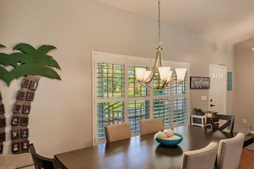 191 Old Tamiami Trl, Naples FL exterior