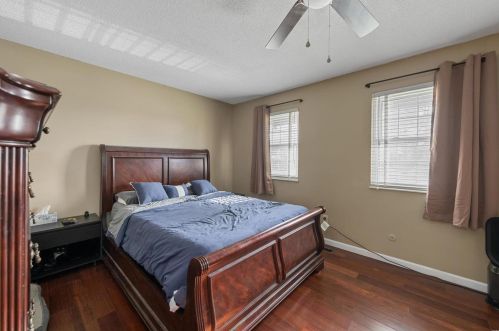 8757 Santa Bella Dr D, Hazelwood MO 63042-2917 exterior