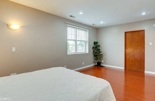 3031 Octavia Ave, Chicago IL  60707-1234 exterior