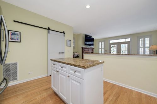 344 Scott St, Chicago IL 60610-0043 exterior