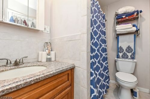 939 Blvd, Union City NJ 07086-7246 exterior