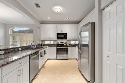 800 Southstar Dr, Fort Pierce FL 34949-9121 exterior