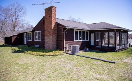 123 Bear Hole Rd, West Springfield MA 01089-1631 exterior