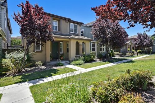 273 Rayos Del Sol Dr, San Jose, CA 95116-2893