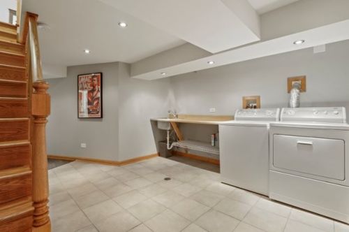 5340 Cullom Ave, Chicago IL 60641-1313 exterior