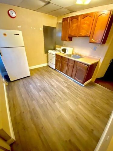 3232 Dawson St, Pittsburgh PA 15213-4523 exterior