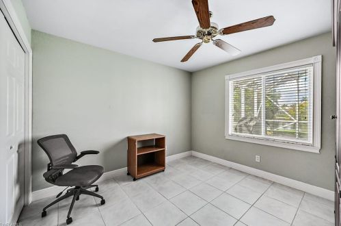 7571 Berkshire Pne Dr, Naples FL 34104-9445 exterior