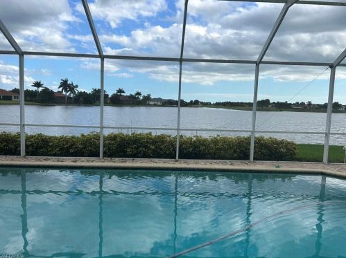 18054 Royal Hammock Blvd, Naples FL 34114-8943 exterior