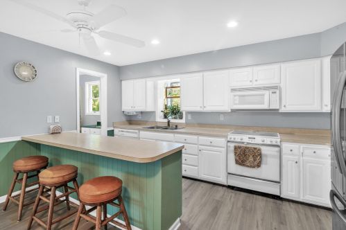 2560 66 St, Fennville MI 49408-9620 exterior