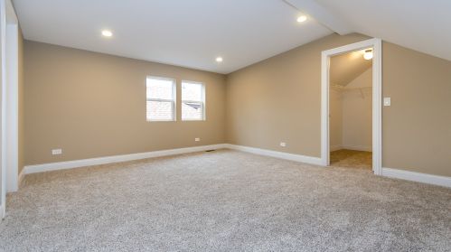 7614 Chappel Ave, Chicago IL 60649-4129 exterior