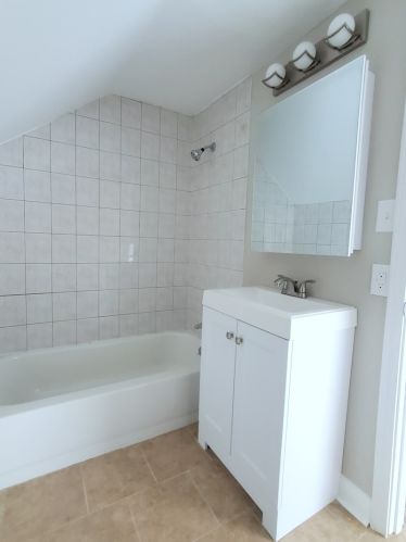 6219 Nagle Ave, Chicago IL 60638-4207 exterior