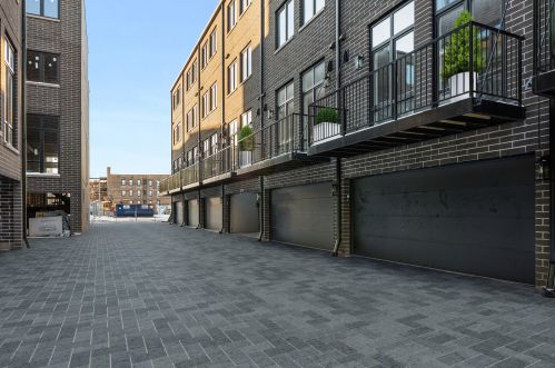 6219 Ellis Ave, Chicago IL 60653-3615 exterior