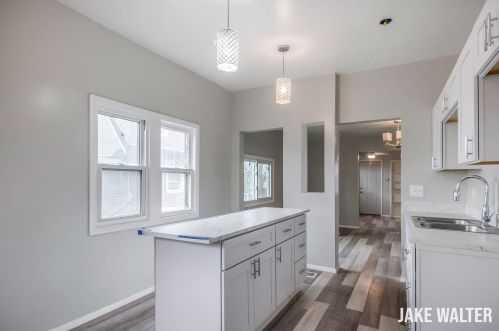 506 Dickinson St, Grand Rapids MI 49507-2605 exterior