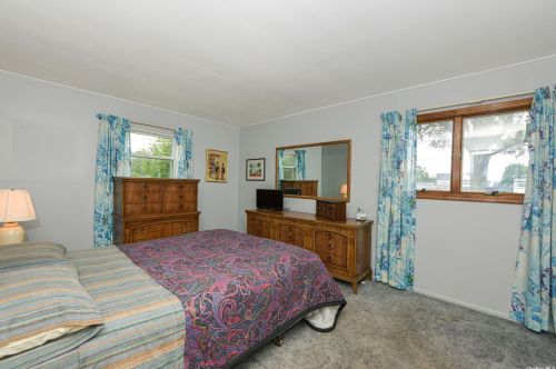 21 Arden Ln, Commack NY 11725-1301 exterior