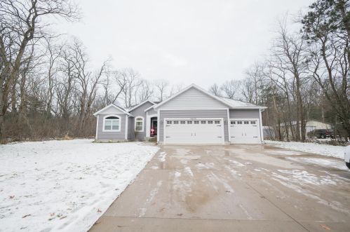 6690 Minard Dr, Meskegon, MI 49442-4997