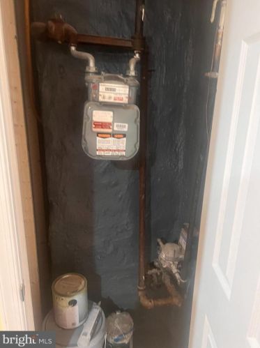 5547 Addison St, Philadelphia PA 19143-1305 exterior