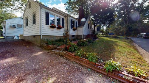 9 Birch Dr, Huntington Station, NY 11746-3002