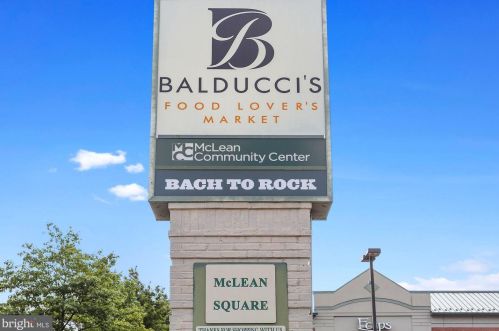 1454 Mclean Mews Ct, Mc Lean VA  22101-3824 exterior