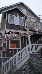 4820 Linden Ave, Seattle WA  98103-6568 exterior