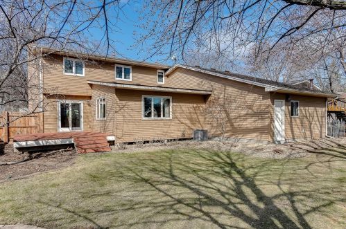 49 13th Ave, Saint Paul, MN 55112-3460