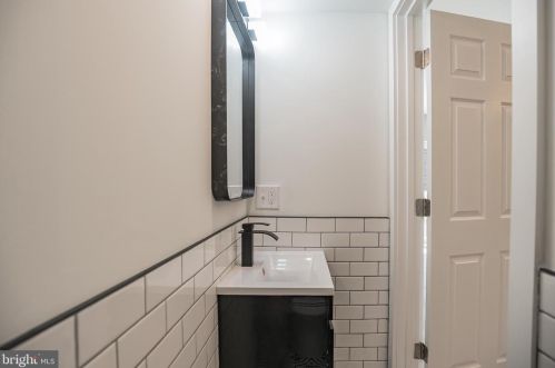 5809 Ditman St, Philadelphia PA 19135-4043 exterior