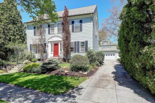 328 Doyle Ave, Providence, RI 02906-4202
