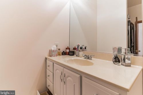 2409 Rand Pl, Washington DC 20002-1911 exterior