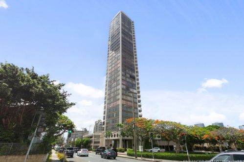 1221 Victoria St, Honolulu HI  96814-1430 exterior