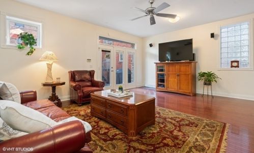 3705 Magnolia Ave, Chicago IL 60660-1496 exterior