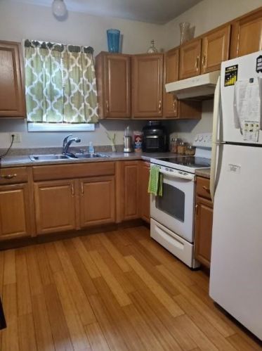 57 Webster Ave, Providence, RI 02909-3717