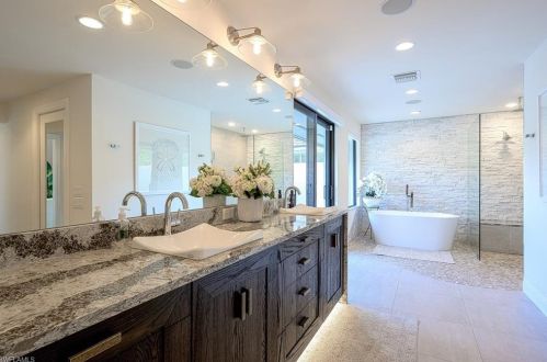 6582 Trl Blvd, Naples FL 34108-2655 exterior