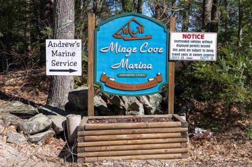 39 Minge Cv Rd, Alton NH 03810-4063 exterior