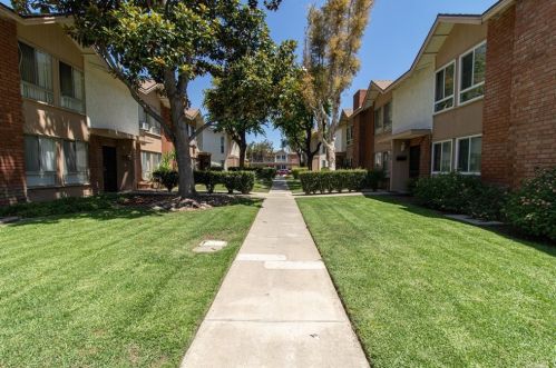 16584 Montego Way, Tustin, CA 92780-4127