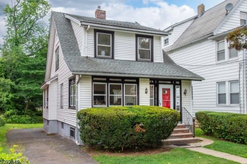 28 Elmwood Ave, Montclair NJ  07042-4508 exterior