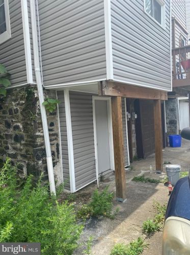 4932 17 St, Philadelphia PA 19112-0017 exterior