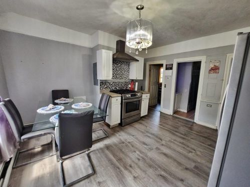 39 Vandewater St, Providence RI 02908-1623 exterior