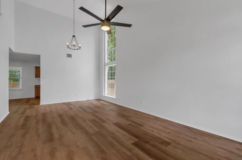 8800 Dandelion Trl, Austin TX  78745-8072 exterior