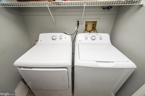 2 Drewes Ct, Trenton NJ 08648-2627 exterior