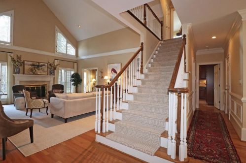 115 Grosvenor Pl, Atlanta GA 30328-4851 exterior