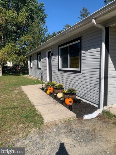 410 Chippewa Trl, Browns Mills NJ exterior