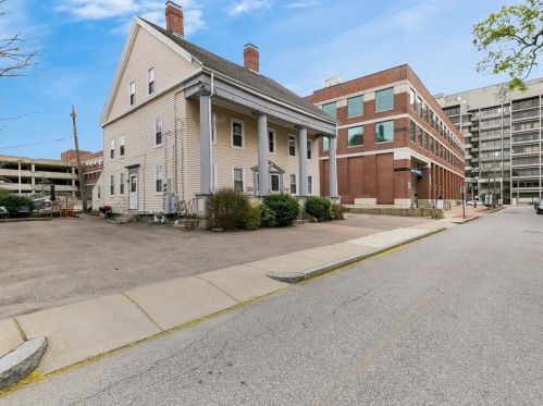 14 Bacon St, Newton, MA 02458-1616