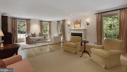 11013 Cripplegate Rd, Rockville MD 20854-1630 exterior