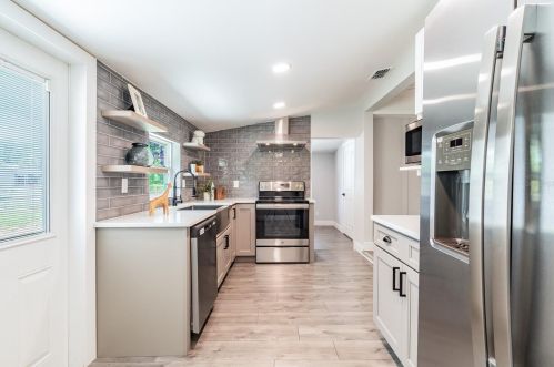 3609 Bay Ave, Tampa FL  33611-4220 exterior