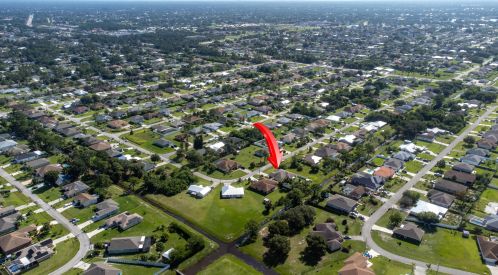 1080 Romaine Ln, Fort Pierce FL 34953-3675 exterior