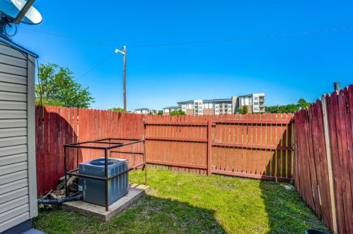 2150 Aspen Dr, Dallas TX  75227-8167 exterior