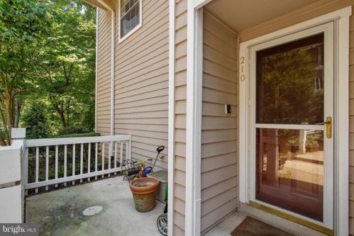 5800 Inman Park Cir, Rockville MD  20852-5483 exterior