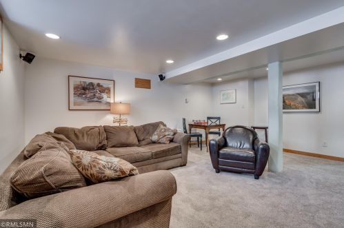 29 Fry St, Saint Paul MN 55104-3703 exterior